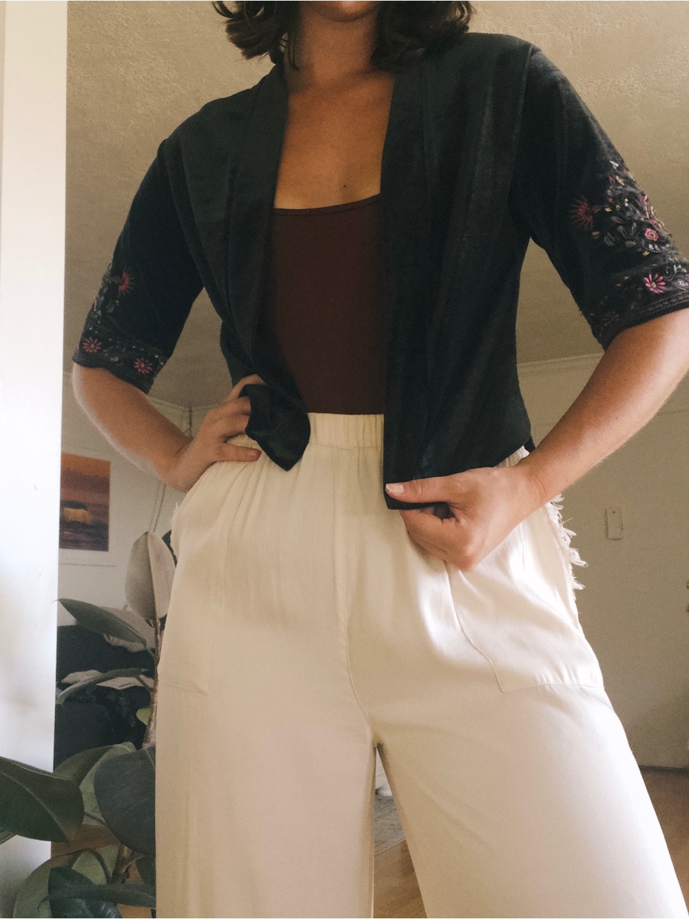 art class Black Embroidered Cropped Cardigan